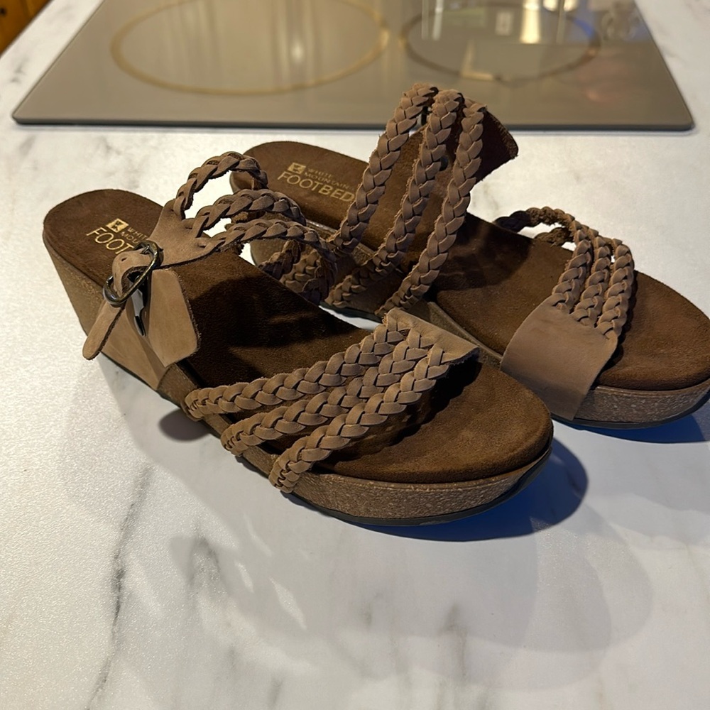 White Mountain Footbeds Wedge Brown Leather Sandal Size 9.5